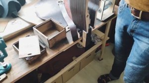 Мастерская кожевника в квартире. Изделия из кожи своими руками. Бизнес на дому.