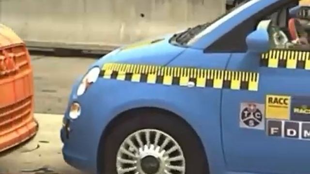 Краш тест Fiat 500 vs Audi Q7 (ADAC) смотреть онлайн