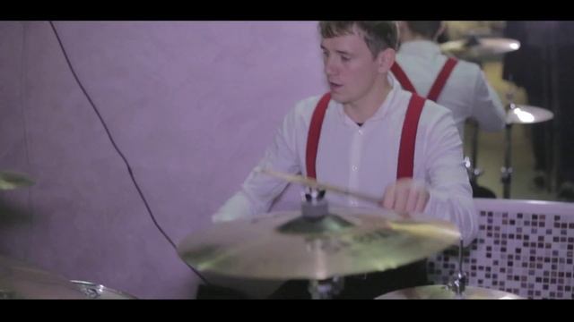 Ведущий Максим Фролов и арт - группа FroLOVE смотреть онлайн