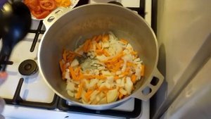 СВИНИНА ТУШЁНАЯ С КАРТОФЕЛЕМ И ОВОЩАМИ