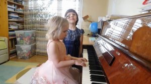 Ярослава (3 года) и Марианна (6 лет) Лемешкины. Музыкальная сказка.