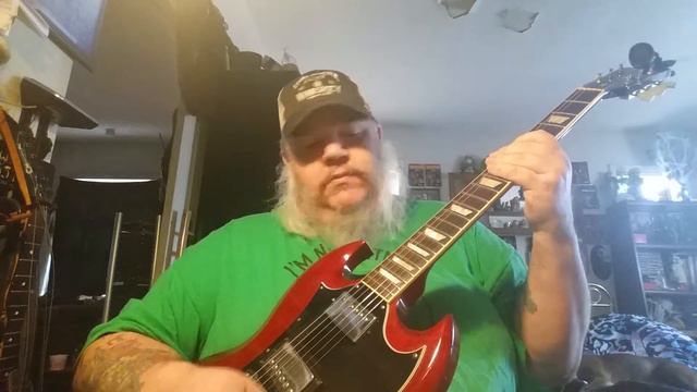 Mina my 2015 Gibson SG Standard on bench for cleaning and setup смотреть онлайн