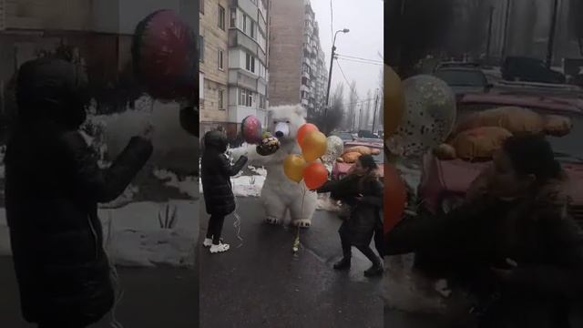 Белый медведь гигантский Мишка Тедди 3 метра Экспресс поздравления Киев . Смотри другие мои видео . смотреть онлайн