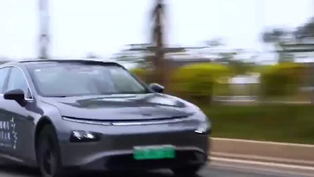 Xpeng tests autonomous driving on expressway смотреть онлайн