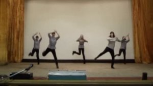 Танец "яблочко"  танцуют все