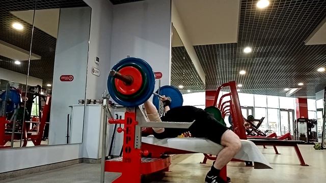 Жим лёжа очень широким хватом 90 на 3 смотреть онлайн