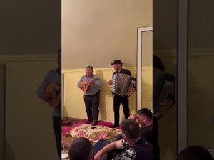 Далгат Омаров (заслуженный артист РД)-Молодая цыганка.На баяне играет Махач из Тляратинского района.