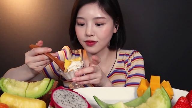 ASMR Frutis_Eat with Boki