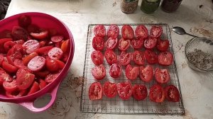 Вяленые помидоры в дегидраторе