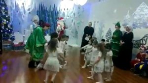 Серебристые снежинки надо мной кружат кружат танец детском саду