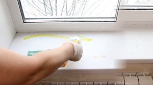 БЕЛЕЕ БЕЛОГО за 1 минуту! Как Отмыть (очистить, отбелить) ПОДОКОННИК от Клея, ПЛЕСЕНИ и Желтизны