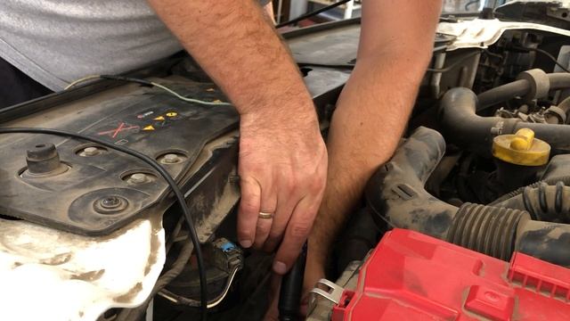 Renault Duster НЕ РАБОТАЕТ ВЕНТИЛЯТОР ОХЛАЖДЕНИЯ. смотреть онлайн