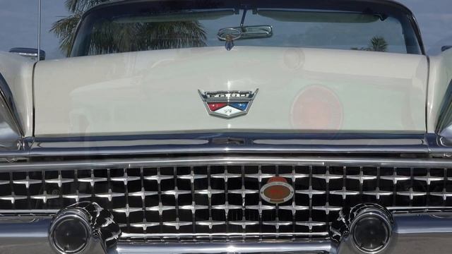 1959 Ford Galaxie Skyliner Retractable Convertible смотреть онлайн