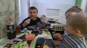 И снова роллы.Доедаем остатки.08.01.19.Абхазия.Сухум.