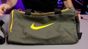 Спортивная сумка Nike. Дешёвая и вместительная.