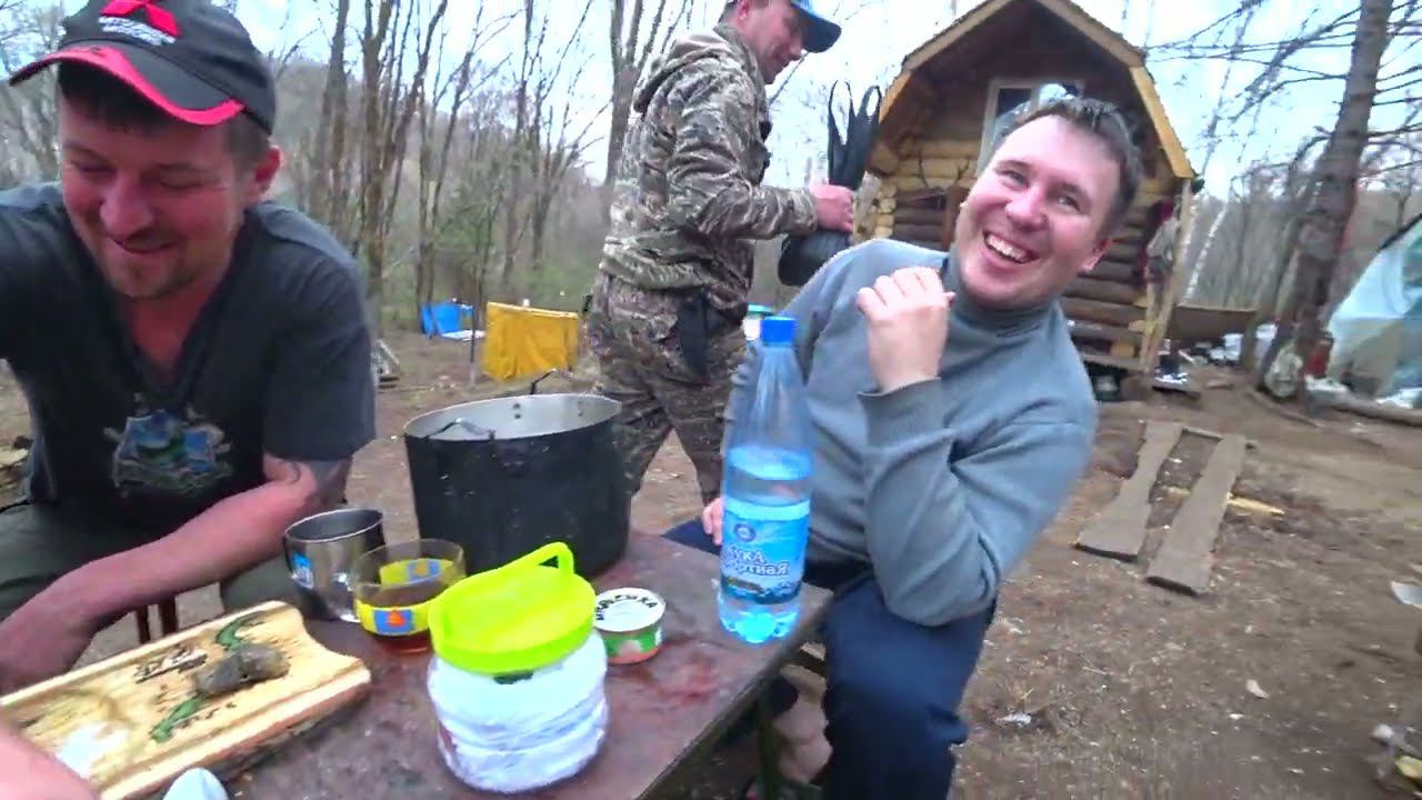 Несколько дней в Тайге, веселой и дружной компанией. Песни под гитару и таежная кухня. смотреть онлайн