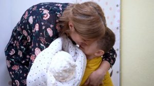 Выписка тройняшек из родильного дома