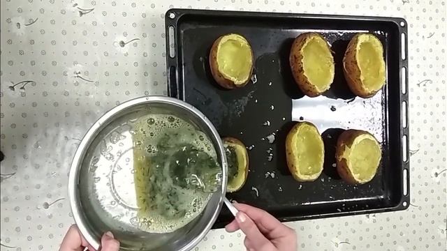 Запеченная картошка с начинкой.Stuffed baked potatoes in the oven