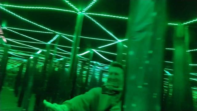 Девушка из ЗАЗЕРКАЛЬЯ. Зеркальный лабиринт не для слабонервных....