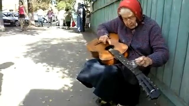 Бабулька клёво играет Блюз) смотреть онлайн