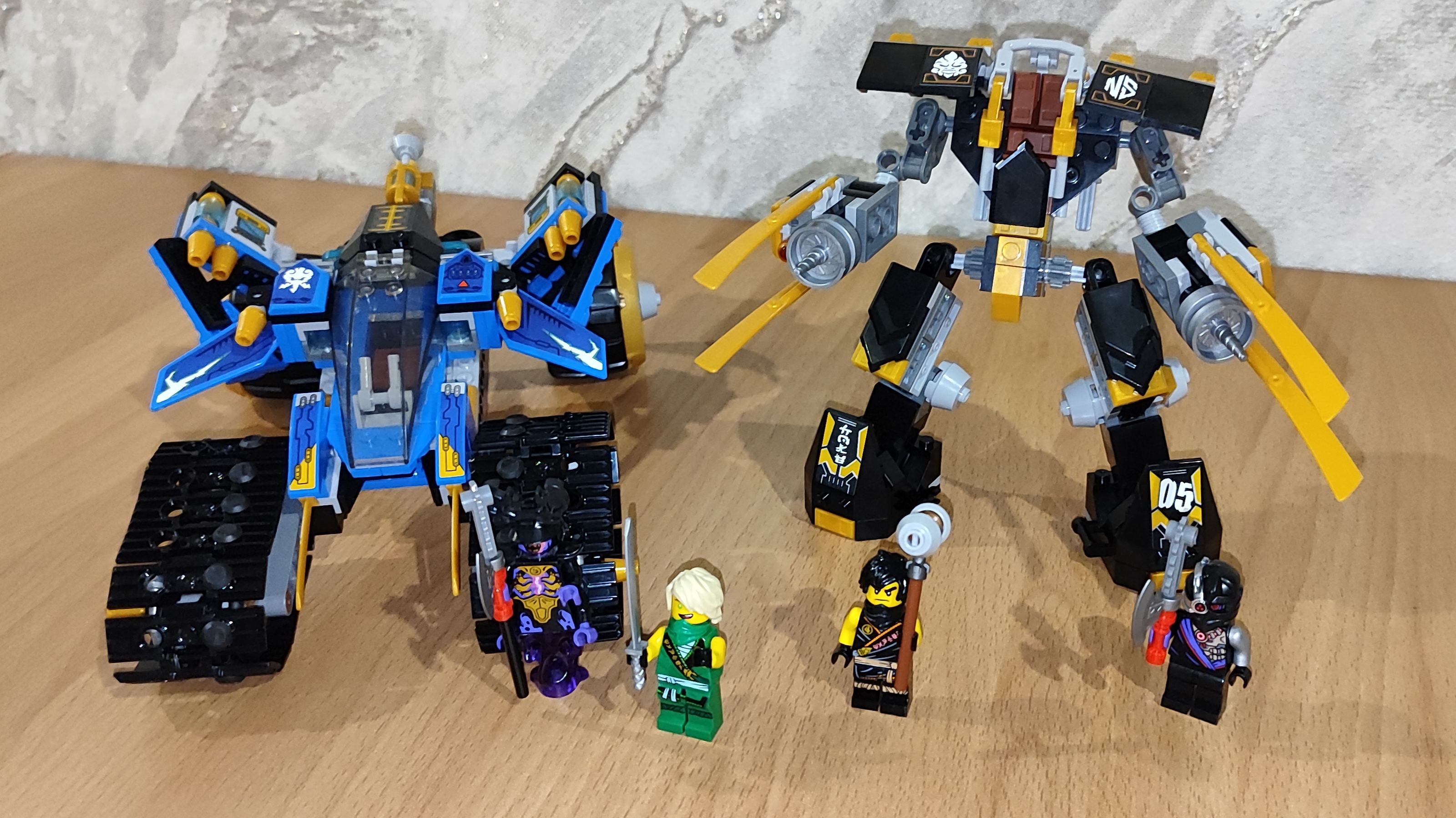 Собираем Лего детский конструктор. 
#legoninjago #legoninjagodragonsrising #lego #Лего #легомашинки