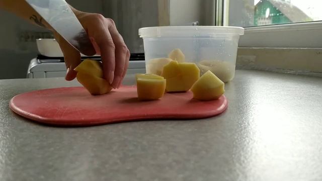 асмр : картошка с курицей в духовке по - деревенски // мясо в горшочках со сметаной смотреть онлайн