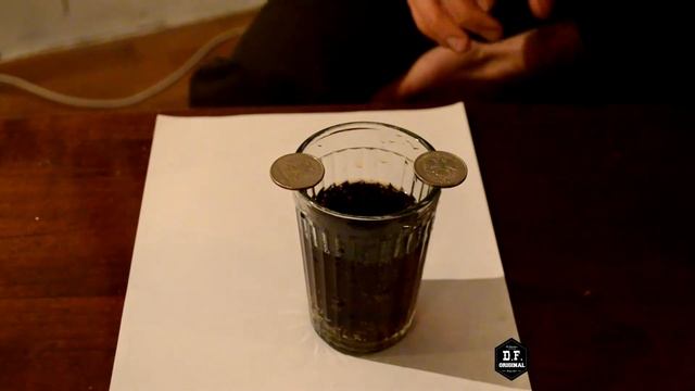 Барные фокусы - фокус со стаканом и монетами смотреть онлайн