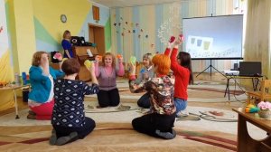 Ритмическая игра со стаканчиками