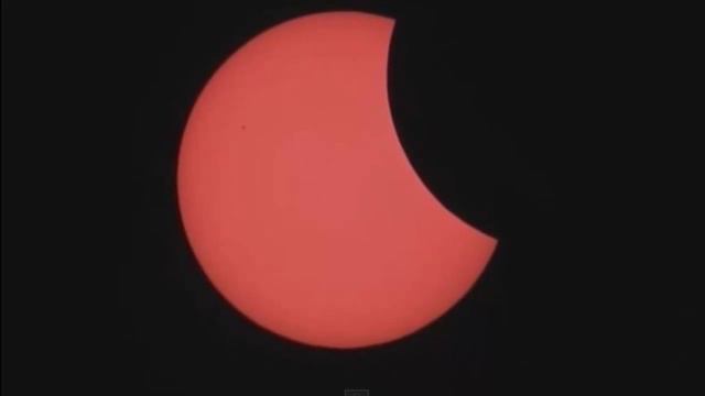 Sensation! The black hole in the Sun / Чёрная дыра на Солнце смотреть онлайн