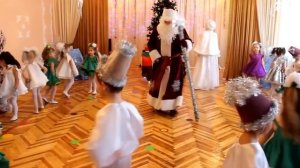 Ах, как пляшет Дед Мороз! ДОУ №8 "Малыш" г.Шахтерск Украина