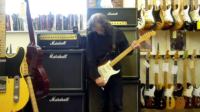 Fender 1954 Reissue Special Edition Stratocaster смотреть онлайн