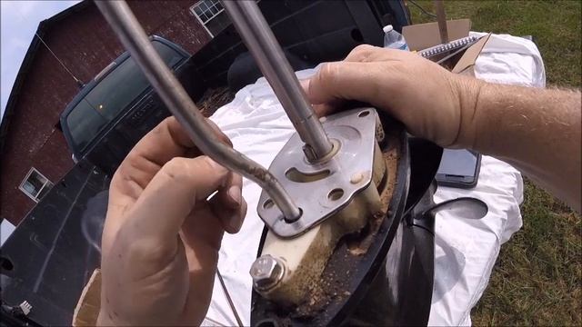 How to Change Impeller on Mercury 9.9 Long Shaft Outboard смотреть онлайн