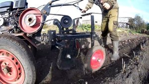 Последний огород.Мотоблок "ОКА" и грохотная копалка.В конце видео важная информация.