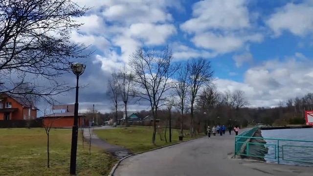 Пруд недалеко от остановки ОТ в Вороново пос ЛМС смотреть онлайн