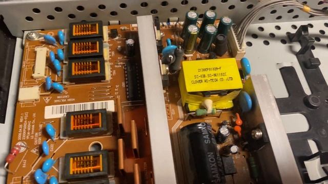 Ремонт монитор lg L204, нет изображения на экране , простой ремонт , моргает лампочка , нет сигнала смотреть онлайн