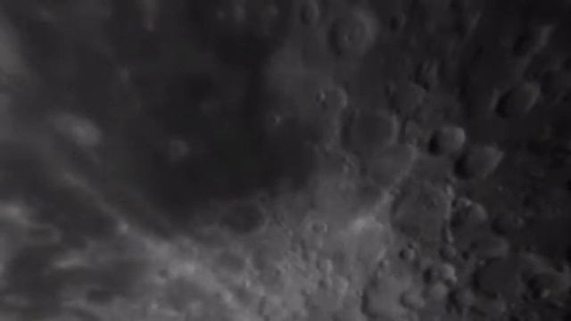 Загадочная ЛУНА. Что то пролетело на огромной скорости в доль поверхности. смотреть онлайн