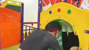 Попой застряла в трубе ?