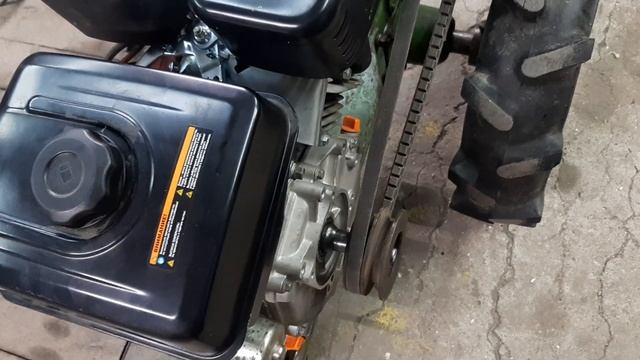 Японский мотоблок Suzue с бензиновым двигателем мощностью 13лошадиных сил. смотреть онлайн