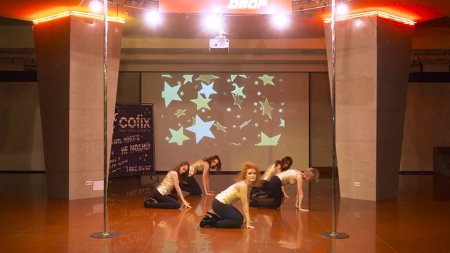 Группа стрип дебют!