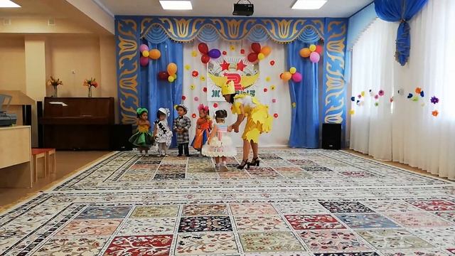 Золотая осень! Показ моды в детском саду. смотреть онлайн