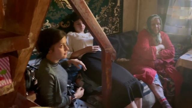 Ездили маленькой группой молодежи на посещение к бабушке, из нашей церкви смотреть онлайн