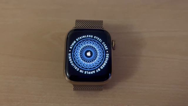 Apple Watch Series 8 (Gold Milanese Loop) - Unboxing & New Upgrades смотреть онлайн