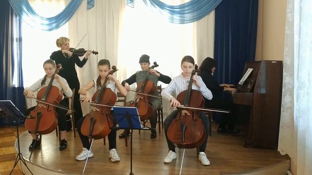 "На балу", "Дрібничка" -  камерний ансамбль КУ "Кремінська РДМШ"