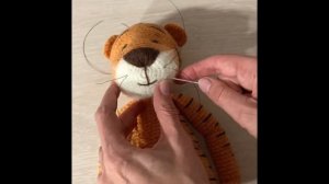 Усы из лески