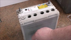 Автомобильный аккумулятор.  Обслуживание. Зарядка.