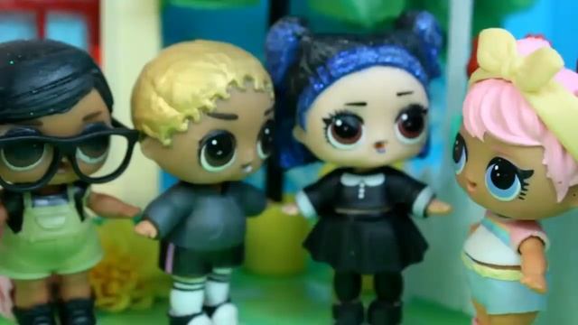 Куклы лол. КАК ИСПРАВИТЬ ДВОЙКУ? Мультик про куклы LOL SURPRISE MC Family смотреть онлайн