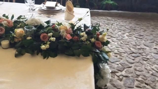 Оформление стола гостей. Организатор Your Portugal wedding .Флористика Mari Vyshnevska. смотреть онлайн
