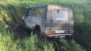 Чуть не перевернули Внедорожник Гелик. Toyota Land Cruiser 80 и УАЗ.