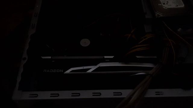 6700 XT sapphire nitro + 12 гигов. Лучше 3070 , настройка RGB подсветки бэкплейта .