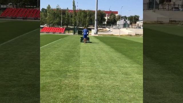 Стрижка газона футбольного поля
